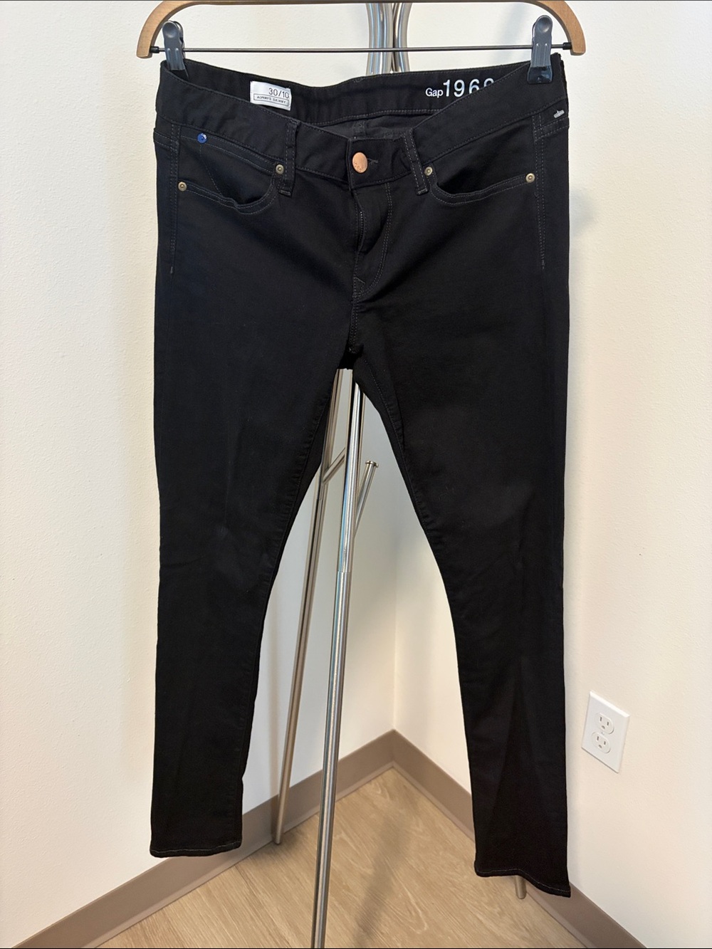 GAP Women's Black Skinny Jeans